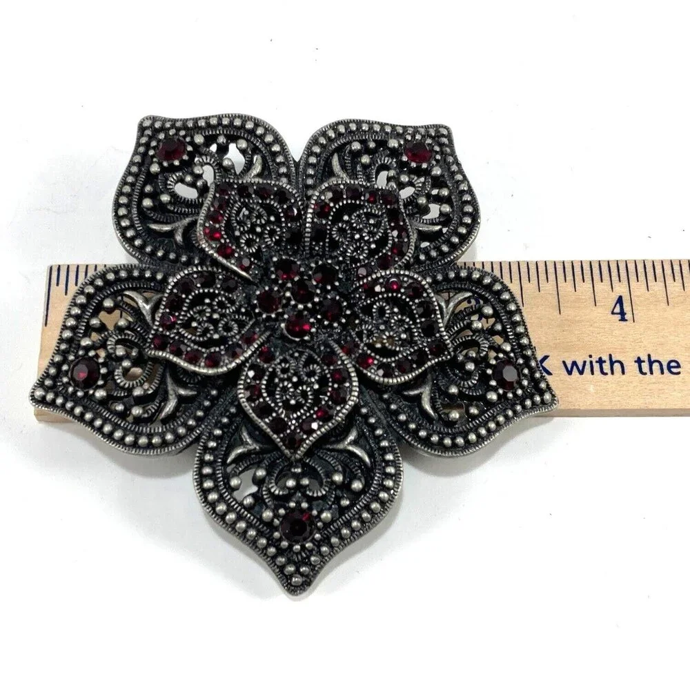 Belt Buckle Women's Star Flower Pedals‎ Double Layer Perforated Red Rhinestones